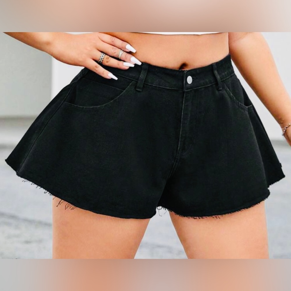 Casual or Sexy A-Line denim shorts with slight fringe, 2 front & 2 back pockets.
